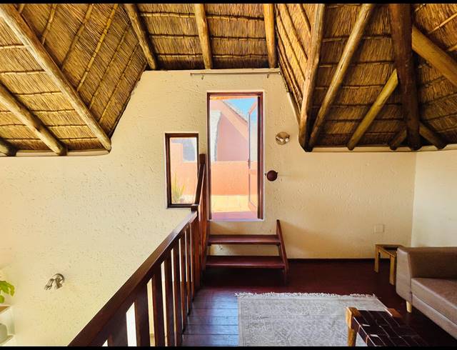 2 BEDROOM APARTMENT RENTED IN SUNNINGHILL